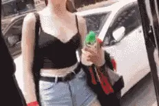 喝最烈的酒，下一句是什么来着？图片