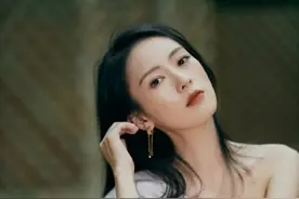 童瑶和章子怡有多像？同穿白色连衣裙，气质一目了然图片