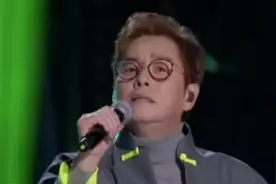 经典咏流传丨粤语版《定风波》！谭咏麟唱出心中“永远25岁”的自己图片