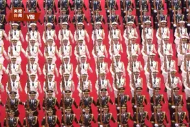 独家V观丨整齐划一 超震撼！俯拍视角看国旗护卫队图片