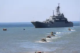 俄军在加里宁格勒举行反登陆作战演习图片