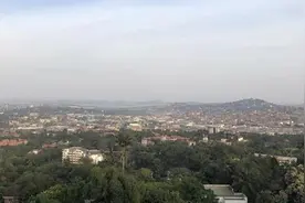 乌干达宣布禁止来自印度的旅客入境图片