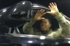 美国弗吉尼亚州警察因涉嫌对少数族裔军官暴力执法被解雇图片