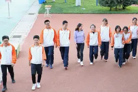 普通中小学劳动教育课每周不少于1课时 云南将劳动素养纳入学生综合素质评价体系图片