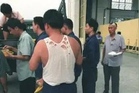 难忘！穿着破背心造歼-10的艰难岁月图片