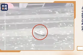 凝冻天气 车辆上演“失控漂移”？图片