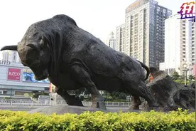 热评丨成如容易却艰辛，致敬深圳“拓荒牛”图片