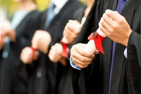 教育部：2019年度我国出国留学人数达70.35万人图片