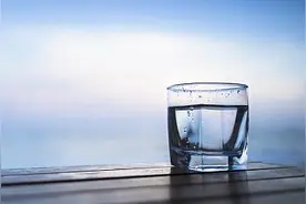 总喝纯净水会缺钙吗？纯净水：谢邀，只管补水图片