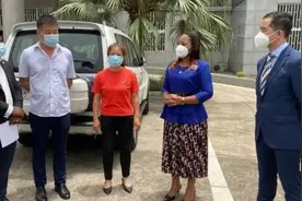赤道几内亚华侨华人总商会向巴塔爆炸事故受难民众捐赠生活物资图片