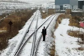 视觉春运丨小站里最后的“变轨师”图片