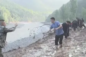 山西阳城暴雨引发山洪 700多名游客全部送返图片