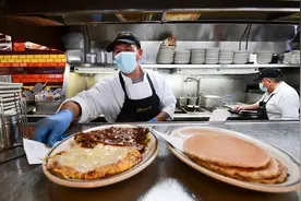 美国加州重启经济活动 餐饮业面临人员短缺危机图片