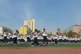 跳出新“花”样！甘肃临夏“花儿课间操”走红校园大课间图片