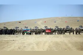 阿塞拜疆与土耳其的联合军事演习结束图片