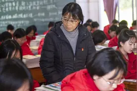 微视频 | 转发致敬！“时代楷模”的大红花颁给了她，她带着1800多名大山女孩儿与命运“叫板”图片
