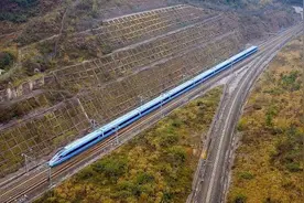 最新型“复兴号”CR300AF在云贵高原“首秀”图片