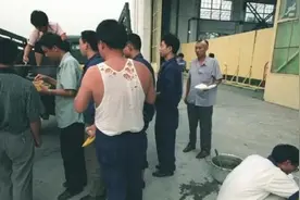 穿着“破背心”，造出中国“争气机”图片