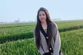 送你一朵小红花丨这个小县城的95后女孩儿，是如何给父亲支付看病钱的？图片