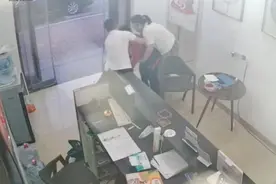 “不行，去医院就晚了！”妈妈一个决定救了孩子命图片