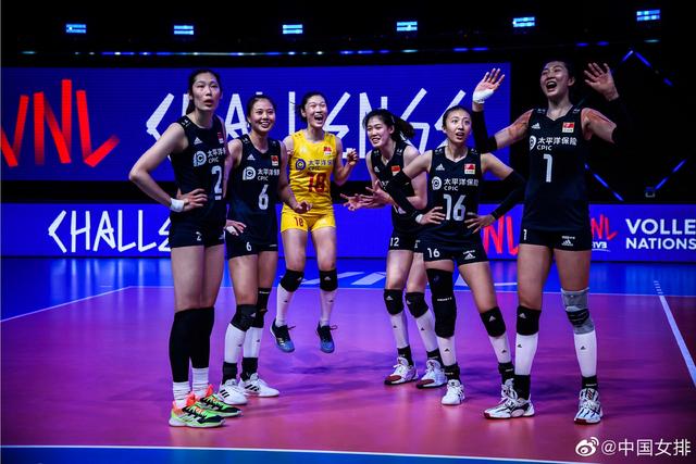 赢了！5连胜！中国女排战胜俄罗斯女排