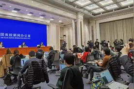 如何理解《政府工作报告》中的“极不平凡”和“殊为不易”？图片