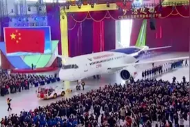 转起点赞！从滩涂变身飞机总装基地，这里飞出了首架C919大飞机图片