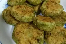 「美食」毛屎花粑粑，最温情的“黑暗料理”图片