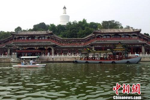 大暑喝羊汤的好处和注意事项（舌尖上的小暑喝羊汤滋补身体 荷叶粥消暑）