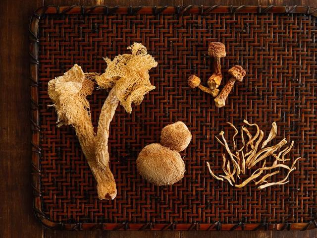 涓€鏉＄簿閫夛綔鑿岃弴鍗佷簩鐝嶏紝鏃ユ湰璧勭敓鍫傜孩缃愭姢鎵嬮湝