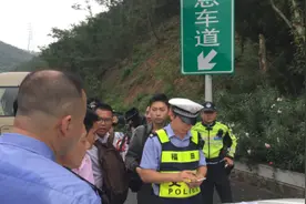 深圳多部门重拳整治泥头车乱象，两天查处“闯禁令”39宗视频封面