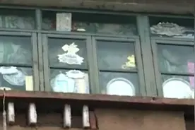 老人在阳台挂百面镜子：对面“妖气”重视频封面