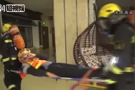 广西消防演练：消防员大型商场中“冒火”救群众视频封面