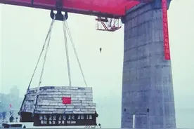 大件出乐山 开启四川“黄金水道”新时代图片