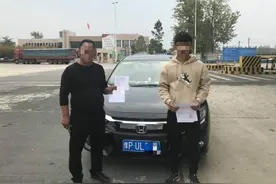 这是拿生命陪练！高速路上“糊涂”父亲教儿子练车被罚图片