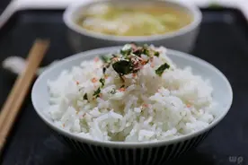 想要减肥效果好，一口米饭都不能吃？聪明的人，吃些主食也能减肥图片