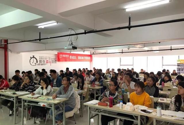 理根教育昭通分校开业送礼及招聘工作人员！