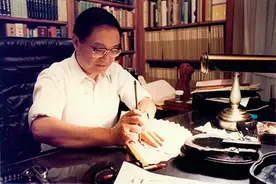 武侠泰斗金庸先生逝世 我们的武侠时代再也回不去了视频封面