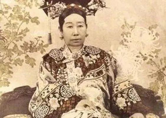 鐢ㄥ畠娲椾竴娆″ご锛屼竴鍛ㄥ悗涓嶈劚澶村彂浜嗭紝涓濈桓鑸煍婊戯紝涓€姊冲埌搴? onerror=