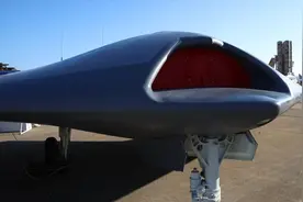 航空迷速围观 “网红”隐身无人机来了！视频封面