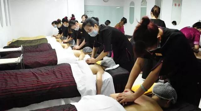 如何用身体乳让小腿变瘦