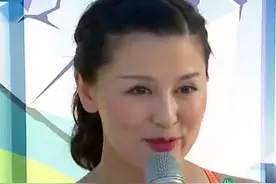 空姐分享飞机上的趣事，男乘客裤子破成裙子！视频封面