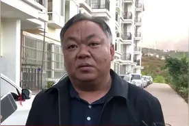 “80后”白发干部照片走红网络！引网友质疑，基层工作真的太艰苦视频封面