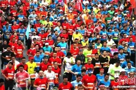 “丢国旗”事件之外，这些马拉松乱象你知道吗？图片