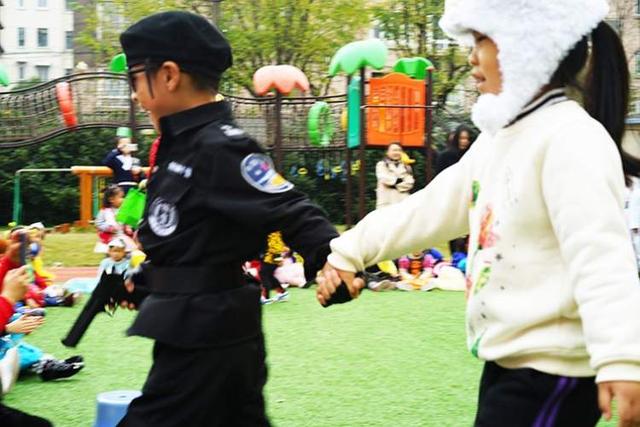 芝麻开门！景凤路上有一个美丽的童话世界被打开