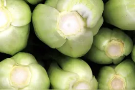 营养师提醒：夏天的4种蔬菜是“高盐食物”，高血压人群要当心图片