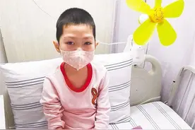 5岁女孩患白血病缺治疗费 老爸每天送外卖15小时挣钱图片