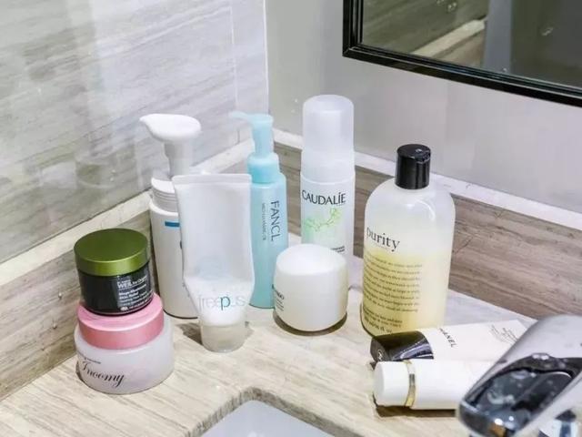 浣犵殑鑴稿お鑴忎簡锛佽繖鏀€滅綉绾㈡礂闈㈠ザ鈥濆埛鐖嗘湅鍙嬪湀锛?0绉掕浣犲交搴曠埍涓婃礂鑴? onerror=