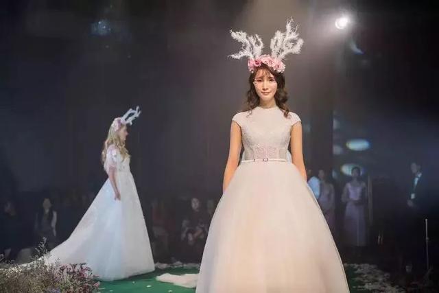 一顾倾人城｜穿上它，你就是那个倾城的新娘「内含超多心动美图」