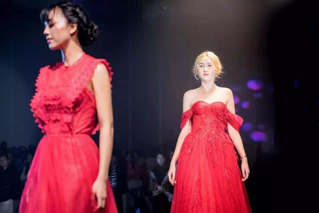 一顾倾人城｜穿上它，你就是那个倾城的新娘「内含超多心动美图」